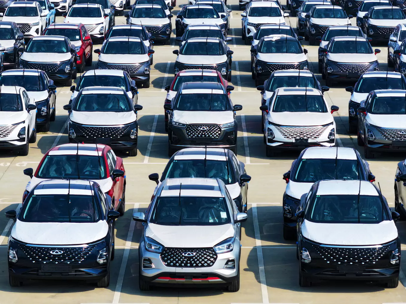 Хятадын экспорт өндөр технологи болон ногоон эрчим хүч рүү шилжиж байна