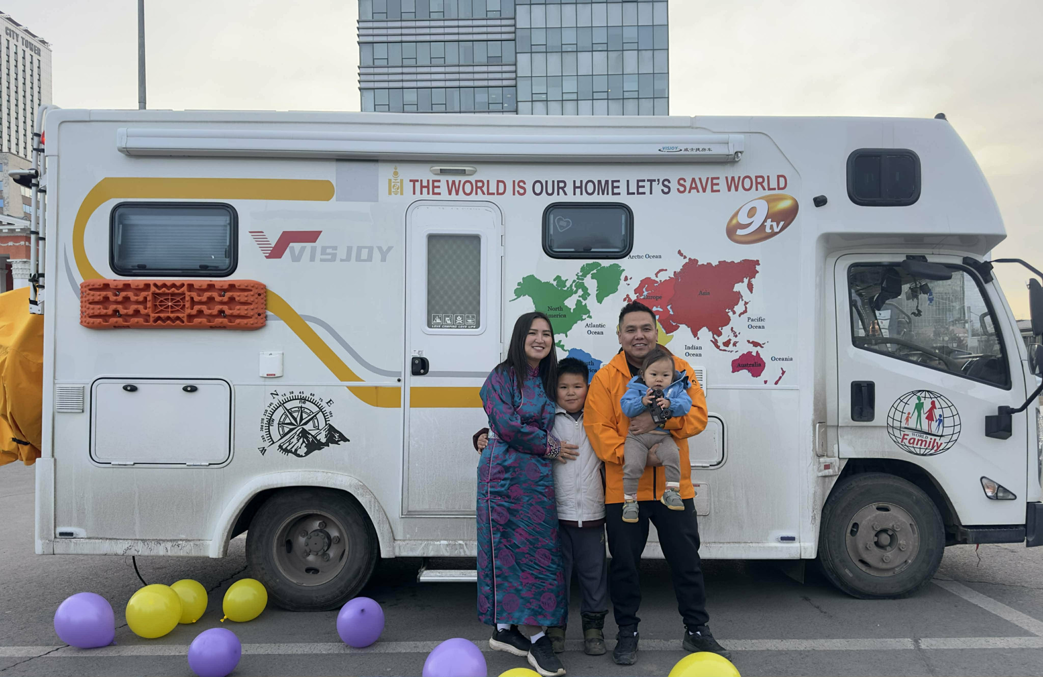 Н.Амарбаясгалангийн гэр бүл автомашинтай аялахаар Европыг зорилоо