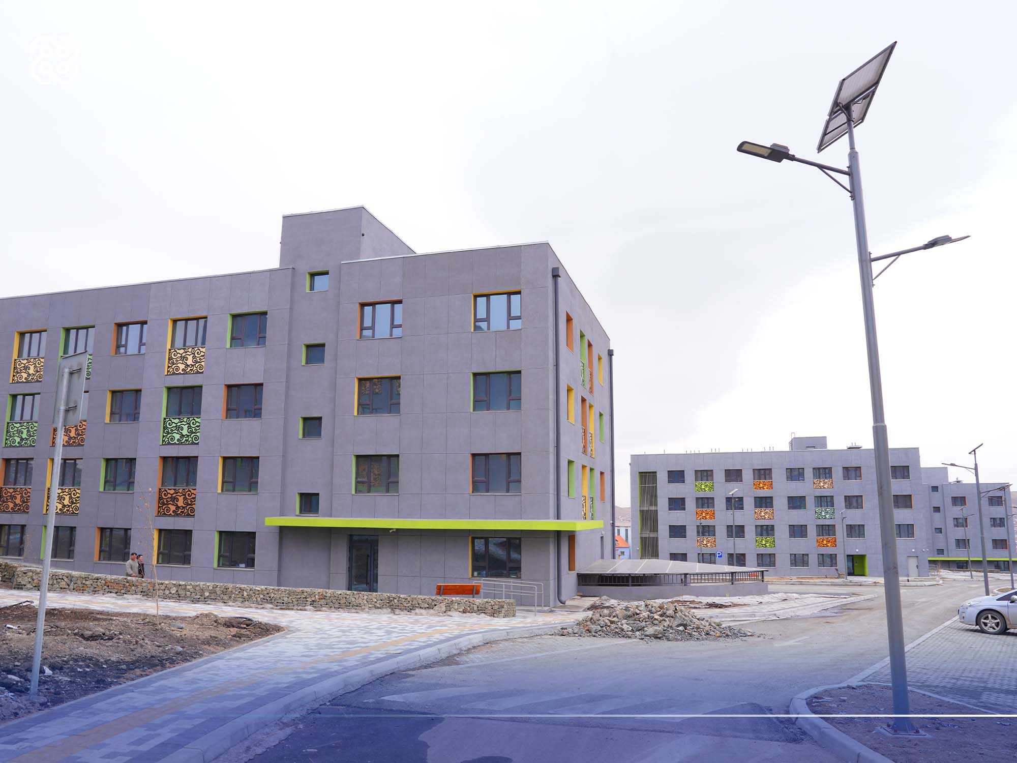 “Баянхошуу хот орон сууцжуулах” төслийн 462 айлын орон сууцны барилгын ажил 70 хувьтай байна