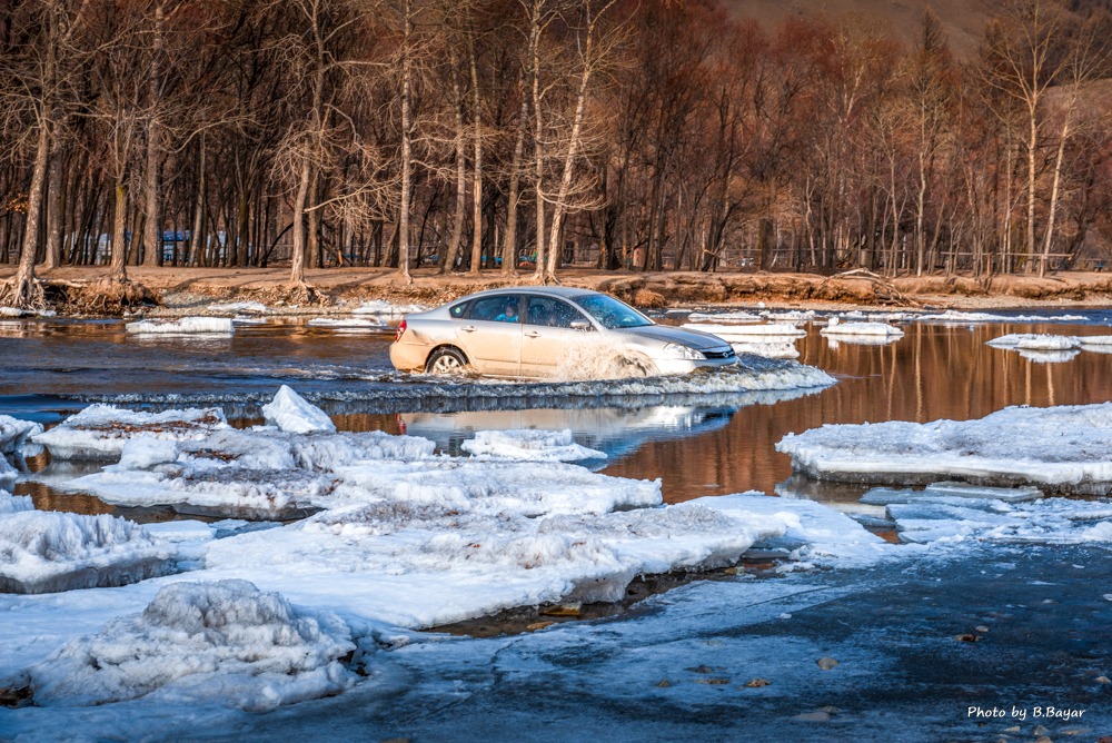 Нутгийн баруун өмнөд хэсгээр бороо, нойтон цастай