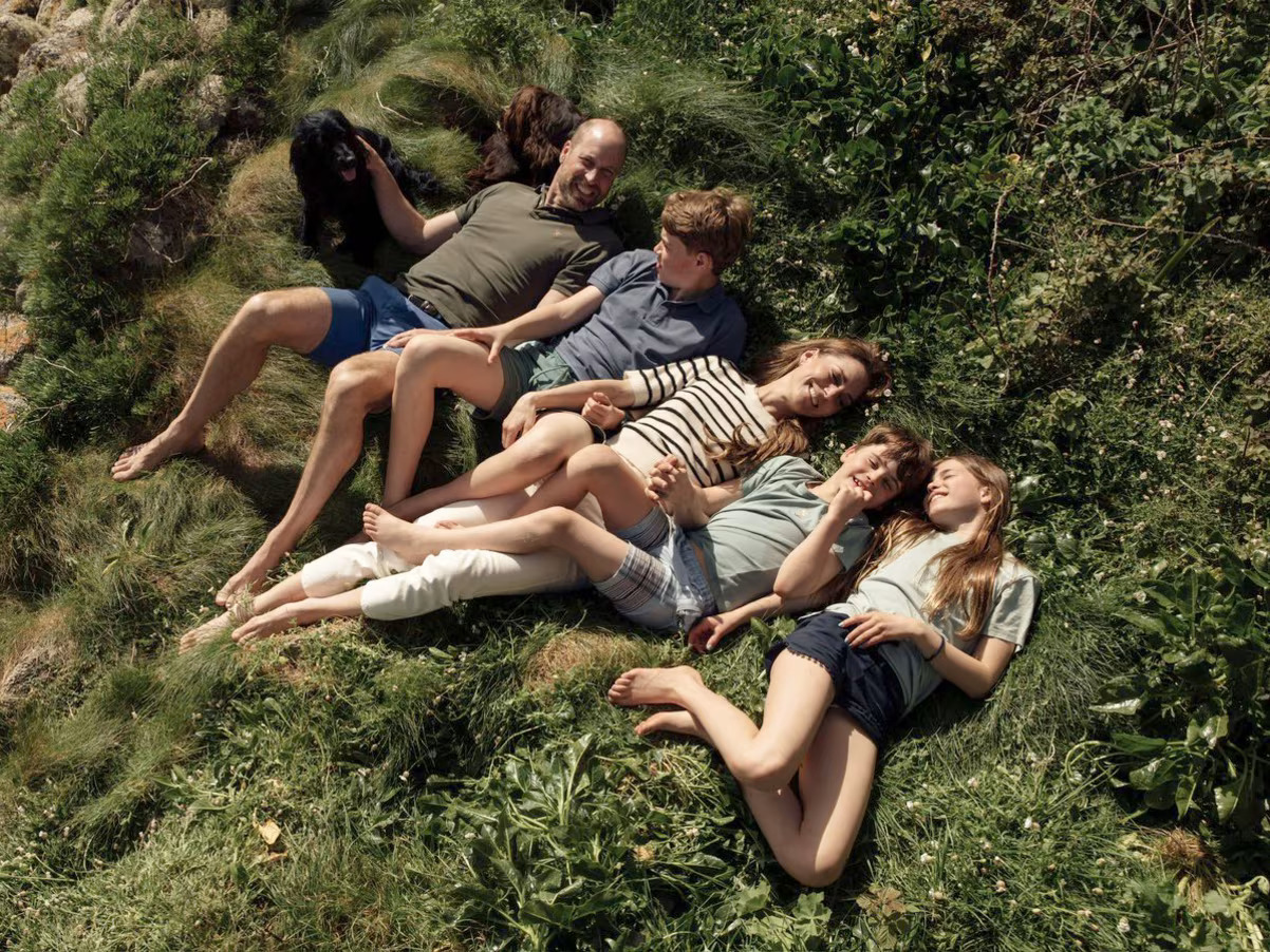 Уэльсийн хунтайж Уильям болон гүнж Кейт нар хуримын 15 жилийн ойгоо тэмдэглэлээ