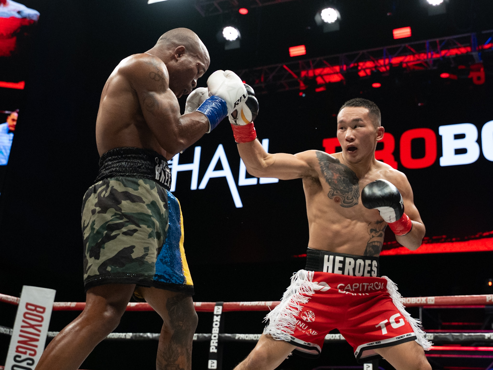 Э.Цэндбаатар мэргэжлийн боксын WBC холбооны мөнгөн бүсийг хүртлээ