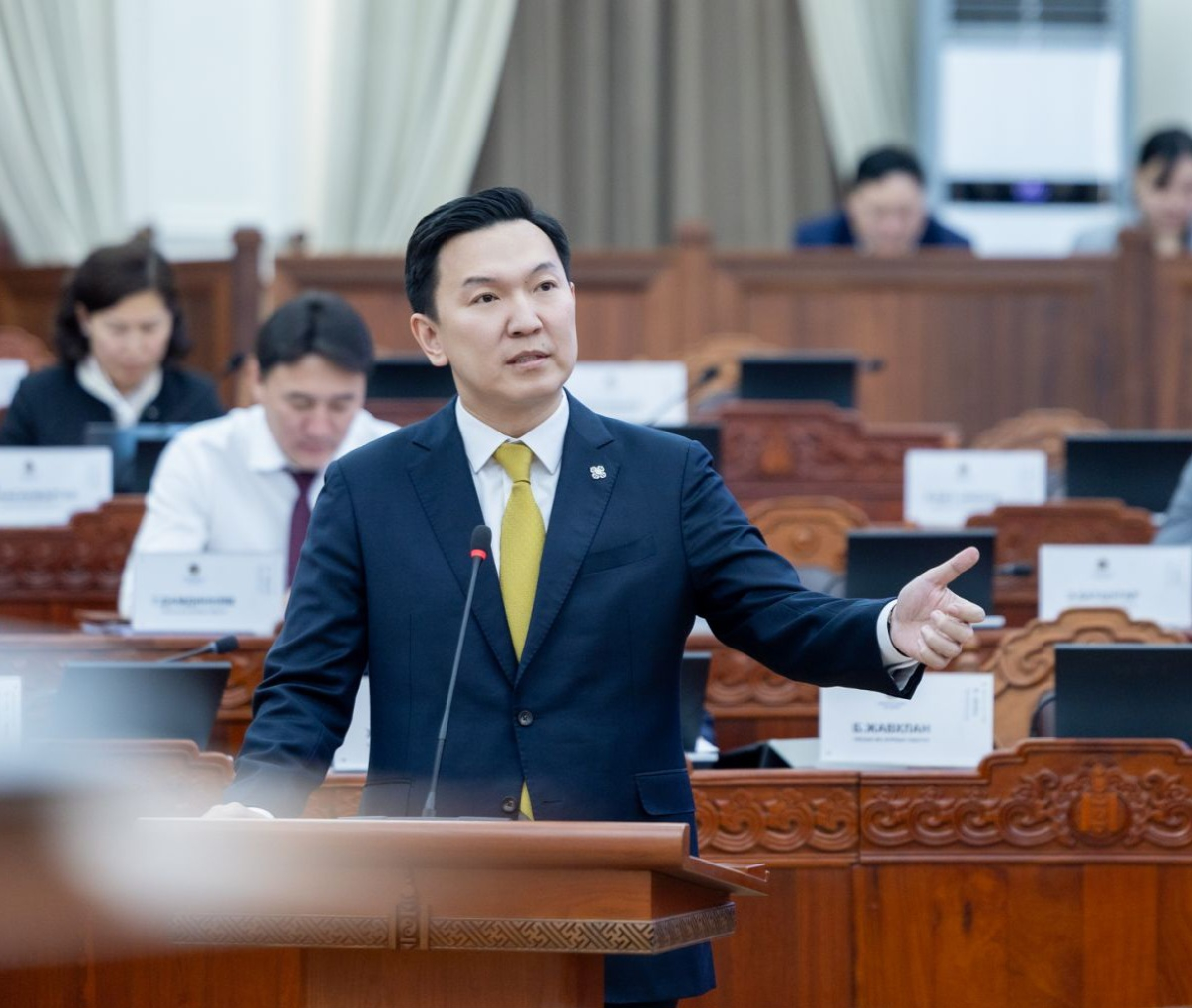 Н.Учрал: Үнэн үзэл бодлоо чөлөөтэй илэрхийлэхээс эхэлнэ