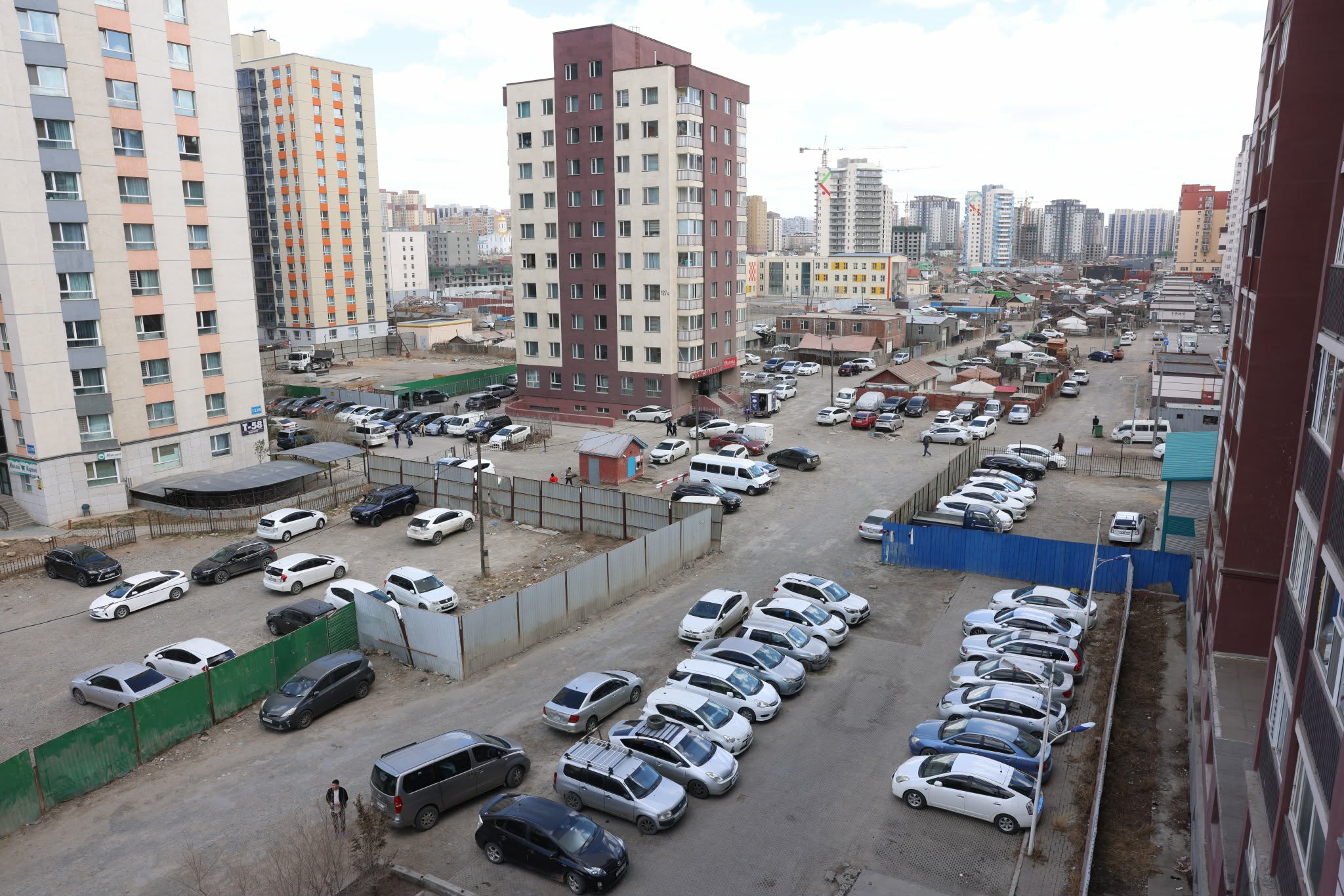 Баянзүрх дүүргийн 14 болон 42 дугаар хороонд 1.2 км авто зам барина