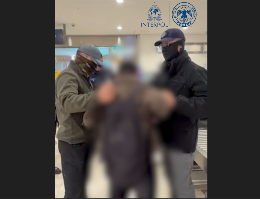 Олон улсад эрэн сурвалжлагдаж байсан этгээдийг БНСУ-аас албадан гаргуулж, баривчилжээ