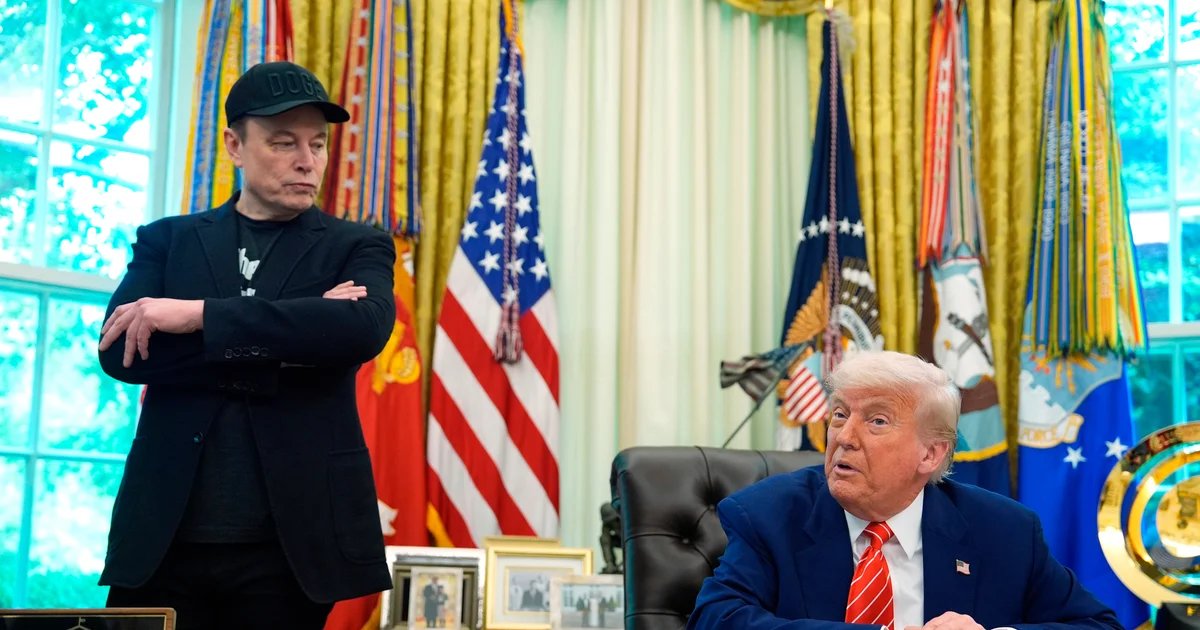 Элон Маск, Тим Күүк нар Трампын БНХАУ руу хийх айлчлалд багтжээ