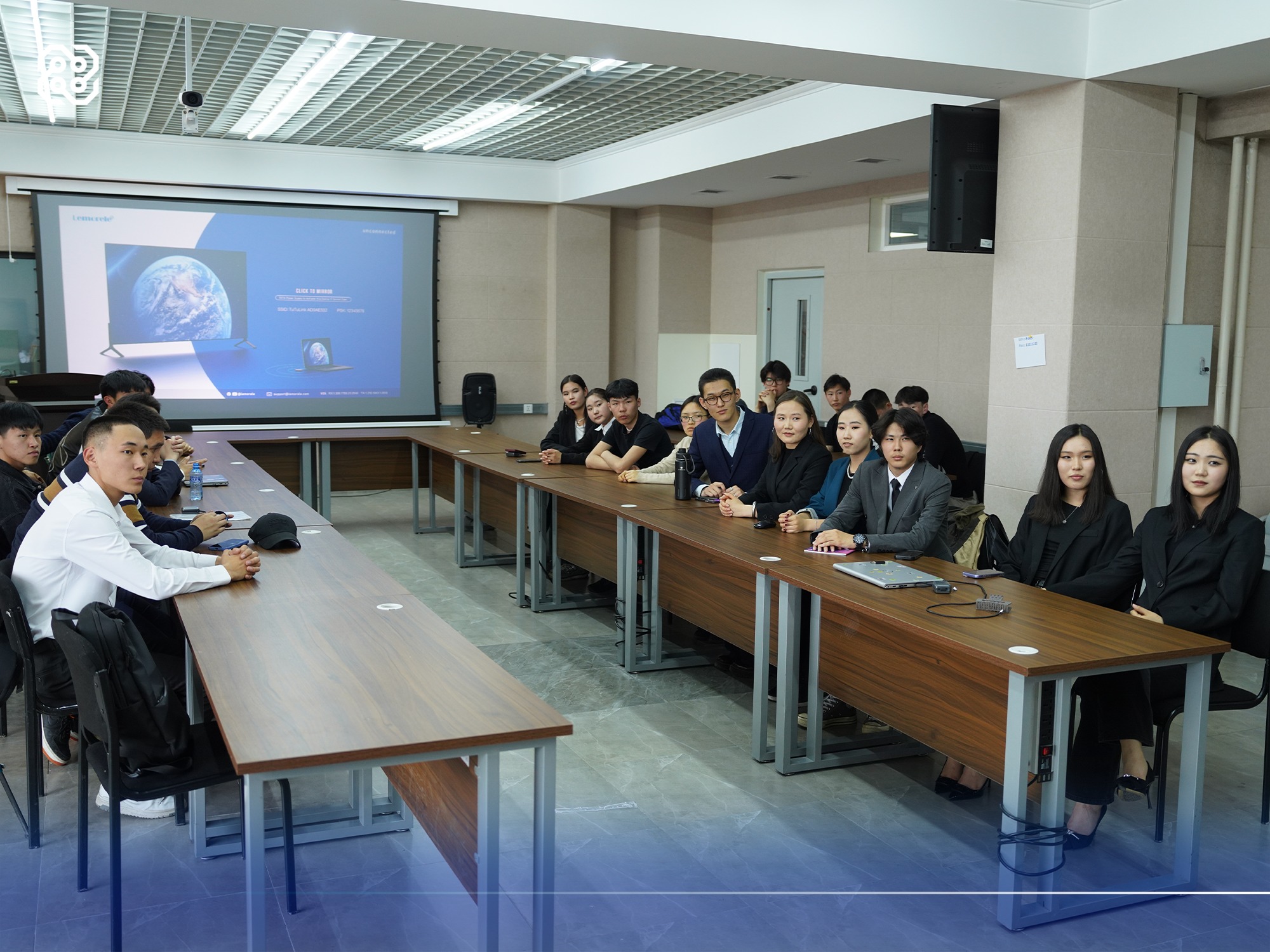 “Улаанбаатар метро” төслийн “2+2” хөтөлбөрт хамрагдаж буй оюутнууд боловсруулсан төслийн илтгэлээ танилцууллаа