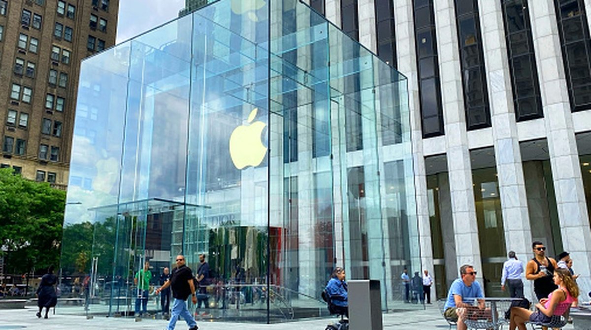 Apple компани iPhone гар утасны үнийг нэмэх тухайгаа зарлав