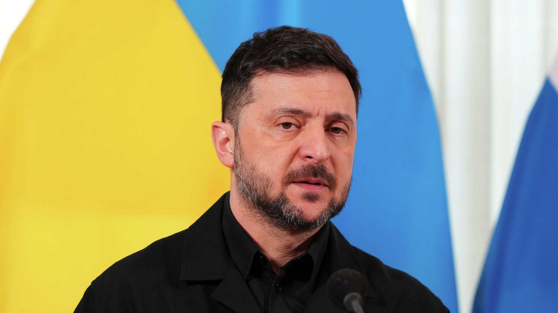 Орос улс дахин 300 мянган цэрэг дайчлахаар төлөвлөж байгааг Зеленский анхааруулжээ