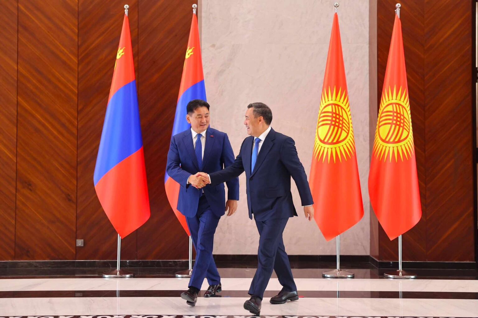 Ерөнхийлөгч У.Хүрэлсүх Киргизийн Ерөнхийлөгч С.Жапаровтай уулзлаа