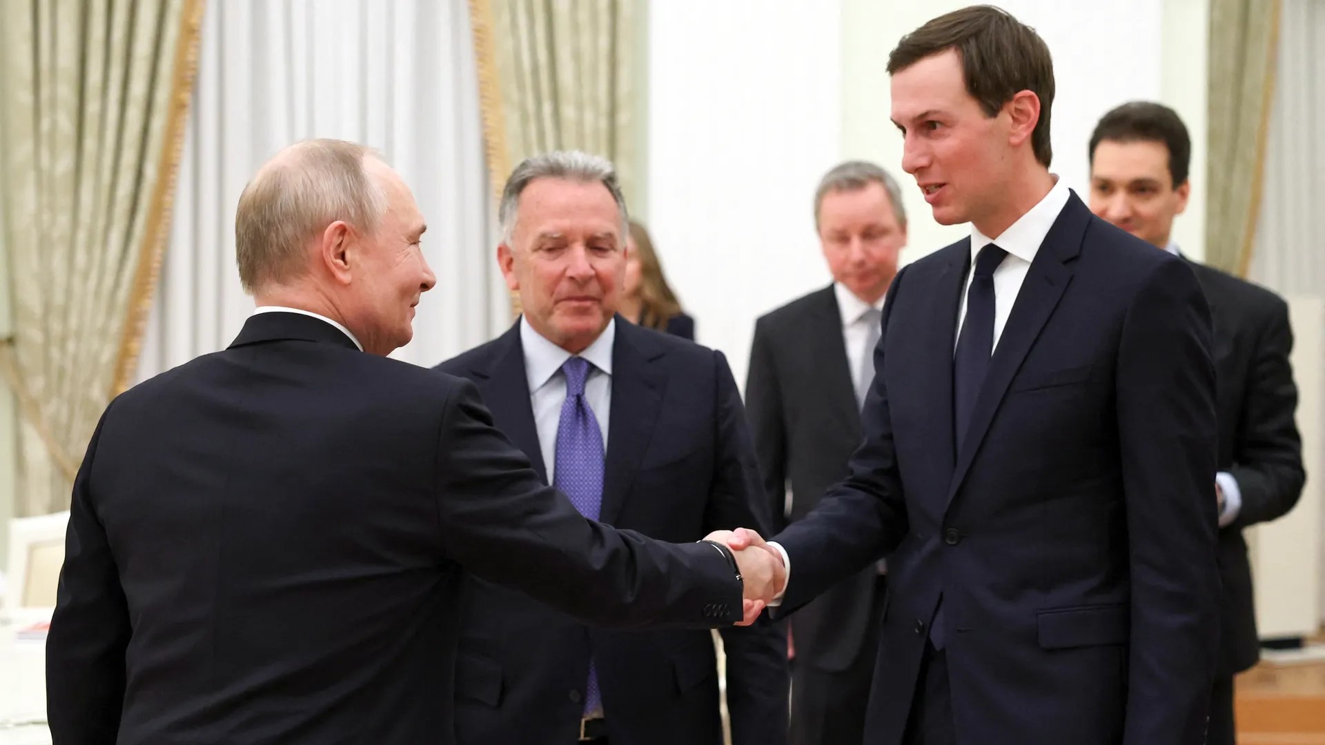 АНУ-ын тусгай элч нар Кремльд В.Путинтэй уулзаж Украины асуудлыг хэлэлцжээ