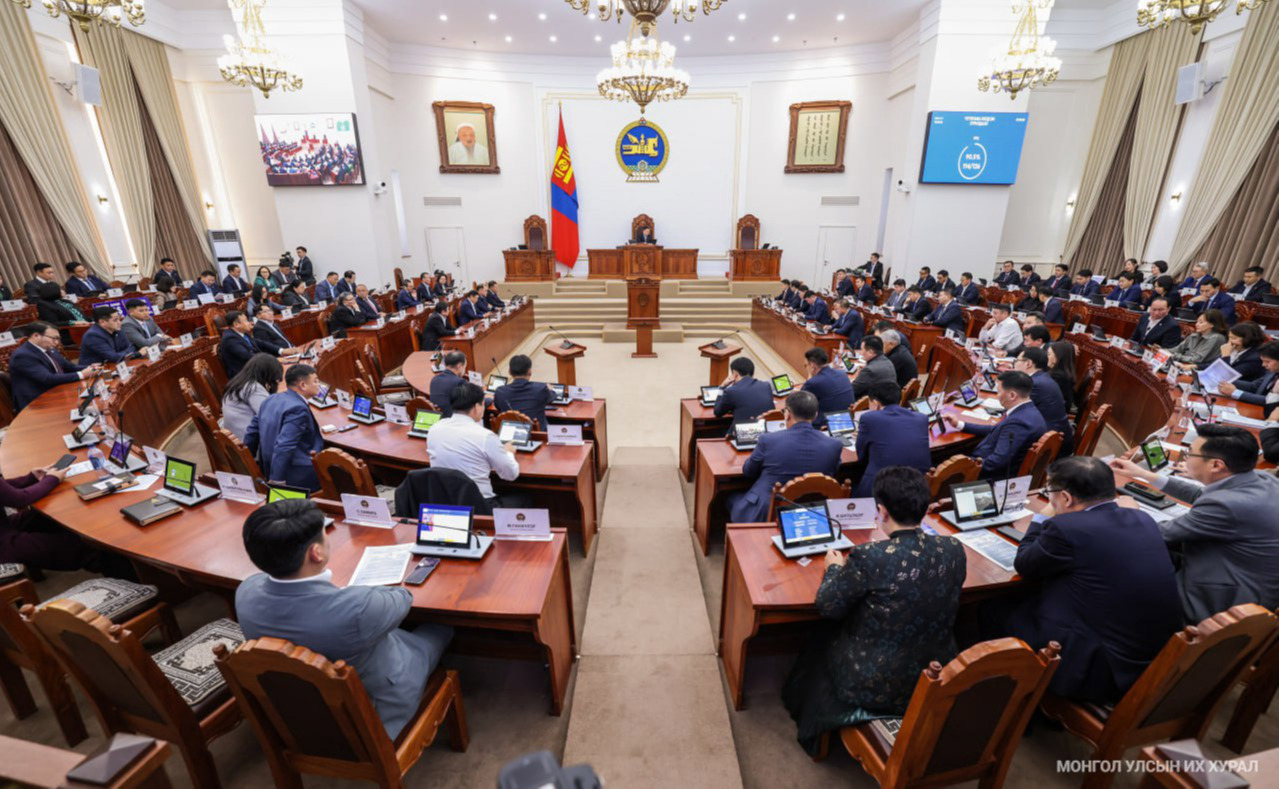🔴УИХ-ын ээлжит бус чуулганы нээлтэд 126 гишүүнээс 81 гишүүн хуралд оролцлоо