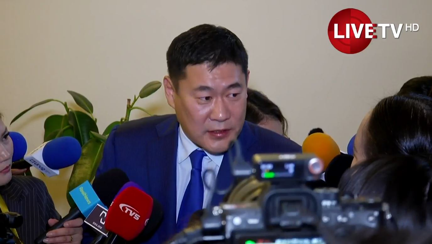 🔴Л.Оюун-Эрдэнэ: Ерөнхий сайд Н.Учрал хоолойгоо боолгож унах гэж байна. Энэ их будилааныг Б.Энхбаяр гардан хийж байгаа
