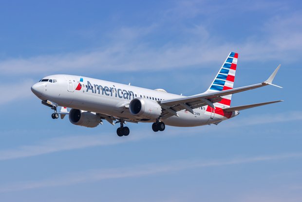 Ариун цэврийн өрөөний эвдрэлээс үүдэн American Airlines компанийн онгоц ослын буулт хийжээ