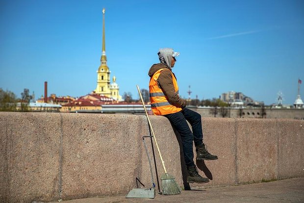 Санкт-Петербург хотод гадаадын иргэд худалдаа эрхлэх, үсчин хийх эрхгүй болов