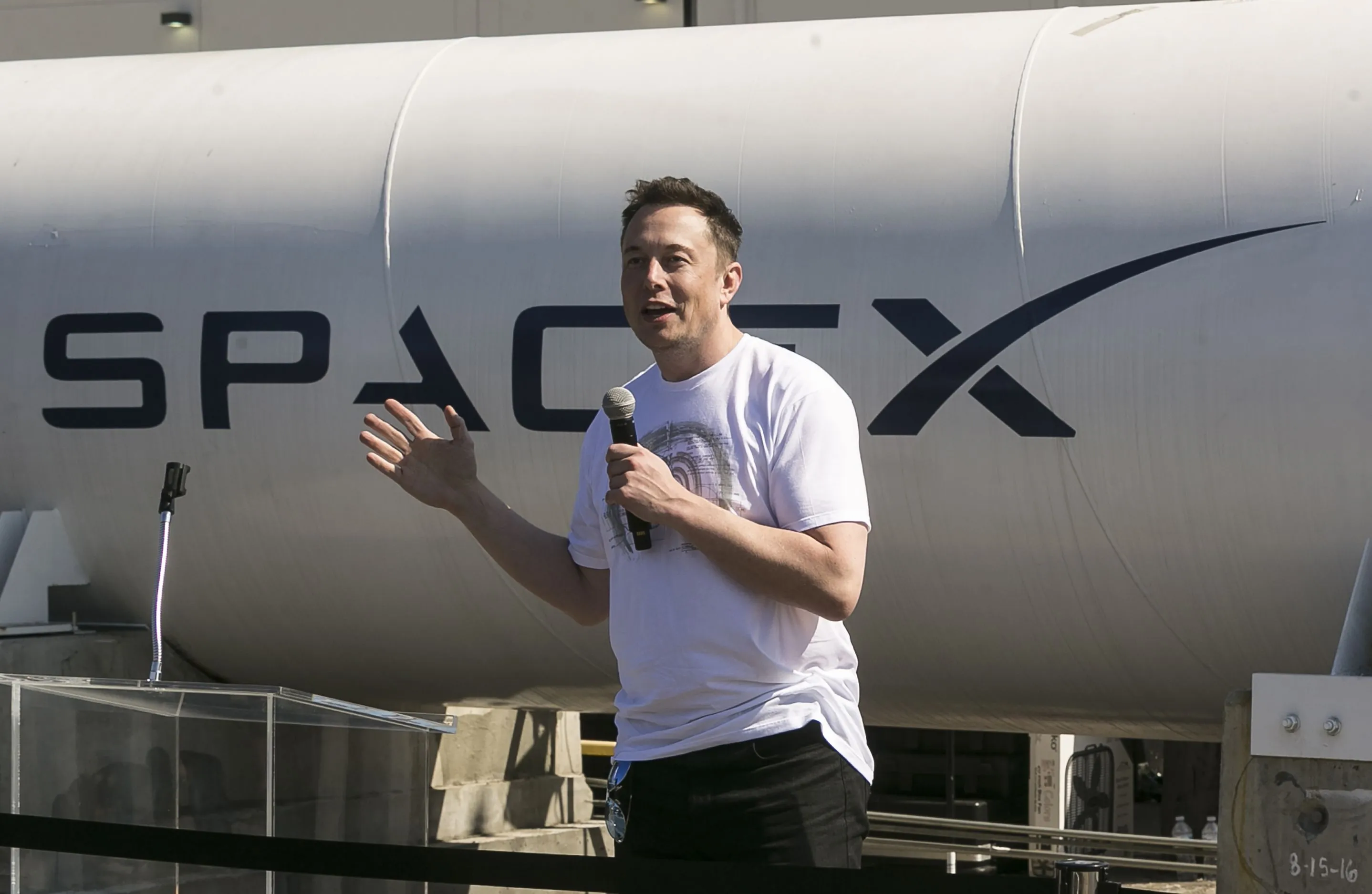 Илон Маск Америкийн хүүхэд бүрд SpaceX-ийн хувьцаа бэлэглэнэ
