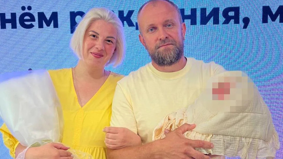 15 хүүхэд төрүүлсэн эхэд "Баатар эх" цол хүртээжээ