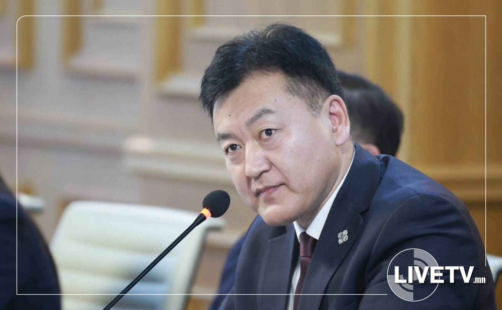 🔴Б.Найдалаа: Хэнээр ч заалгахгүйгээр солихыг нь сольж салбараа цэвэрлэнэ