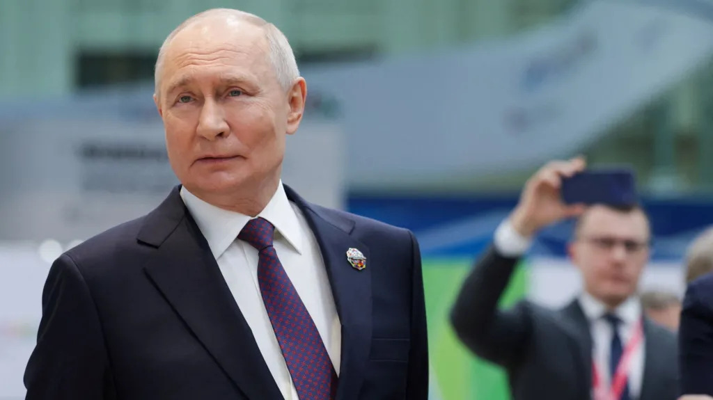 Владимир Путин Илон Маскийг "жинхэнэ суут ухаантан" хэмээн үнэлж явдгаа хэлжээ