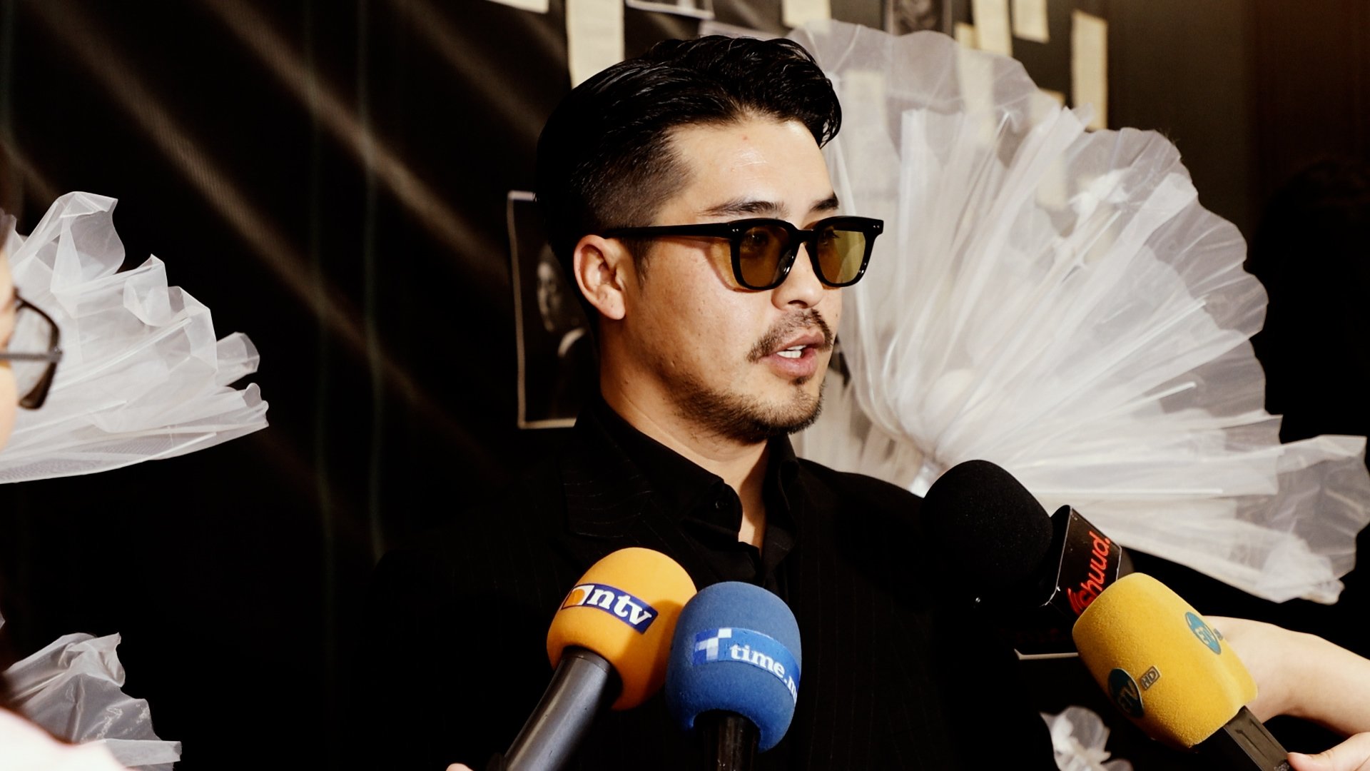 11.21.00 51 14 22.Still006