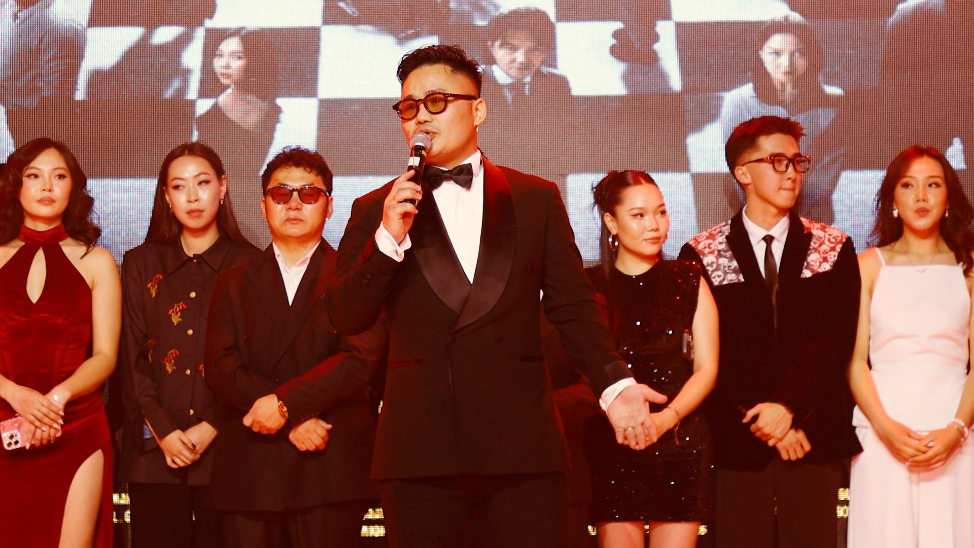 11.21.01 08 42 18.Still015