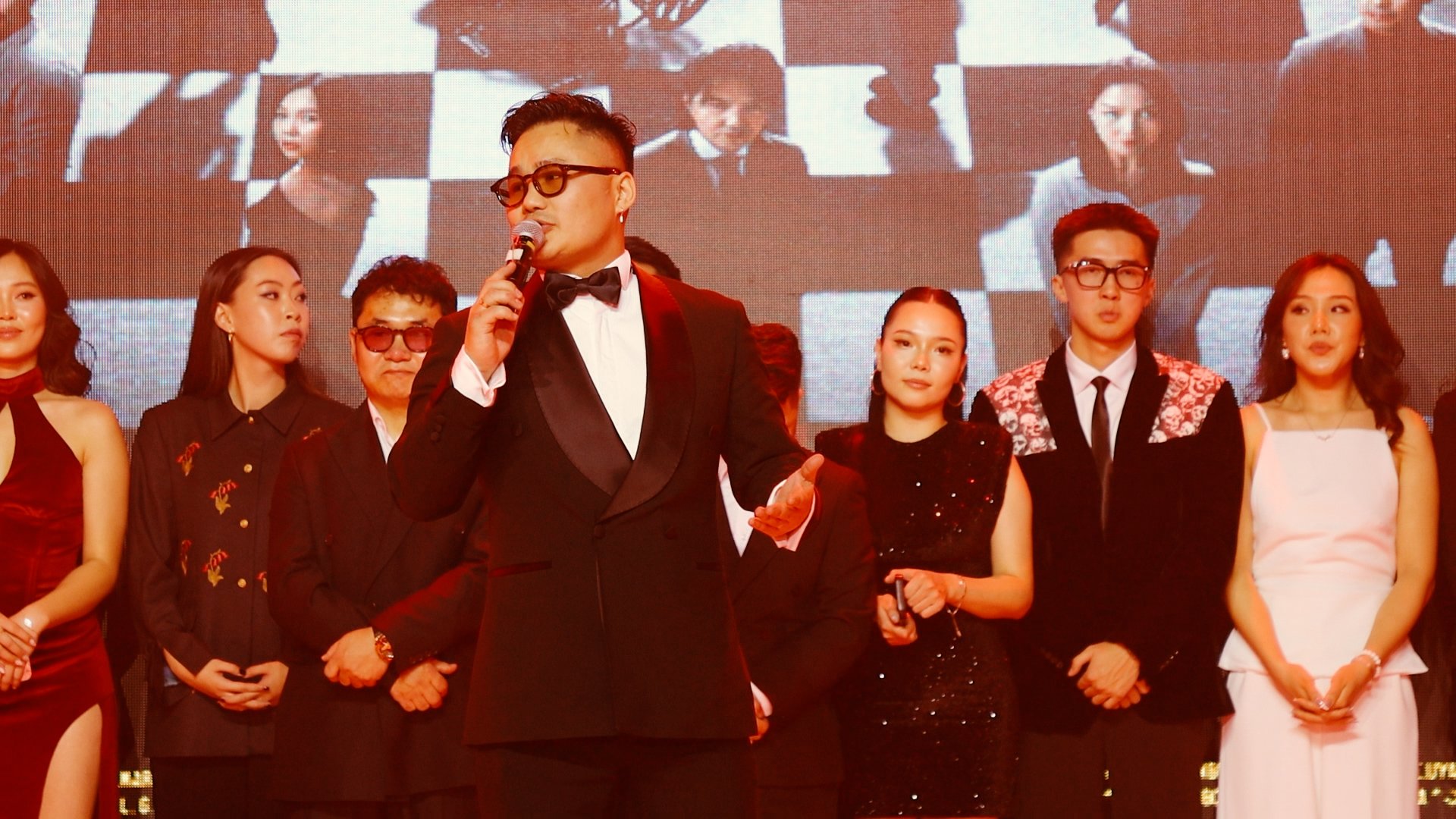 11.21.01 09 45 09.Still016