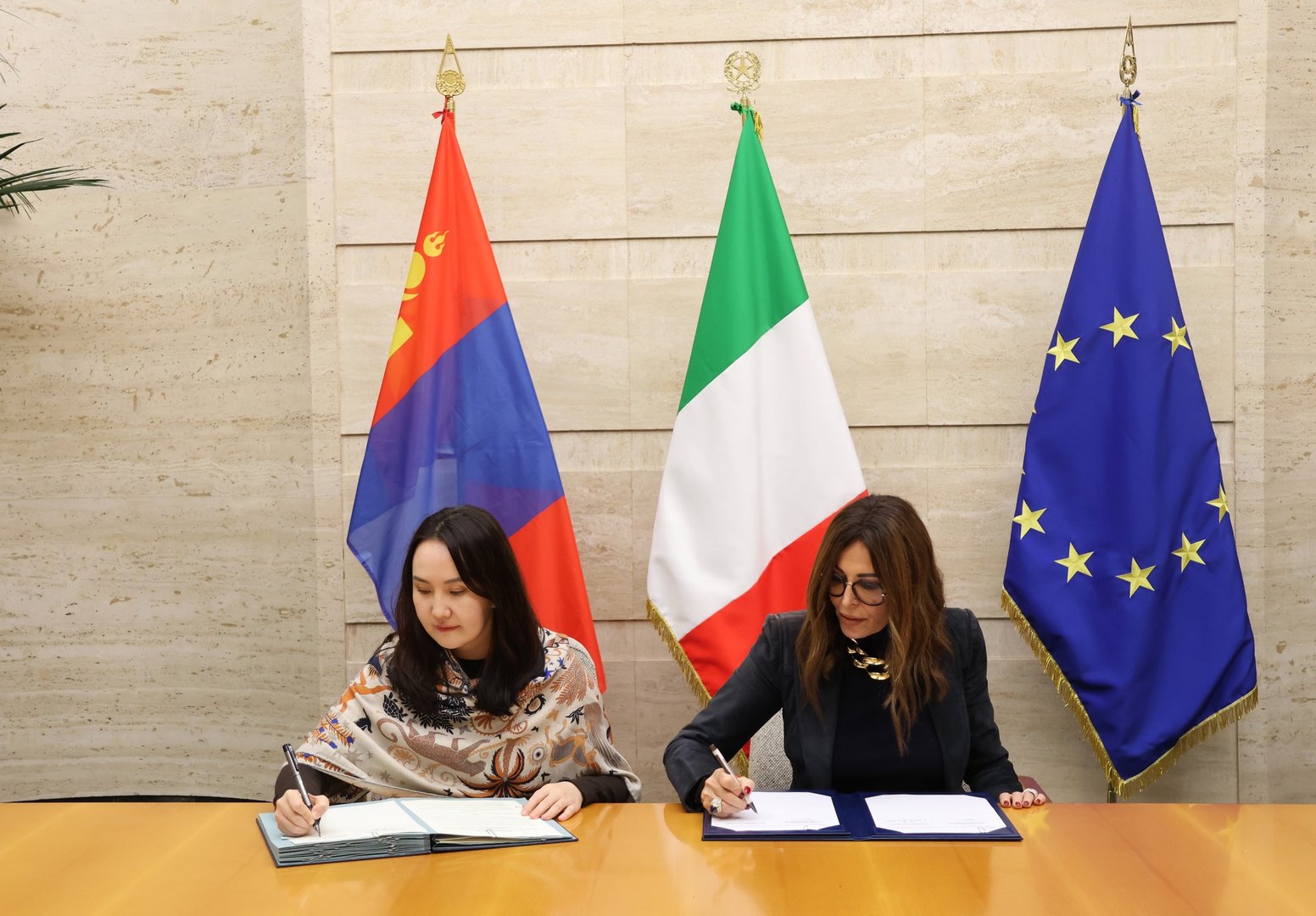 592362856 1164995575806927 8776087813940735599 N