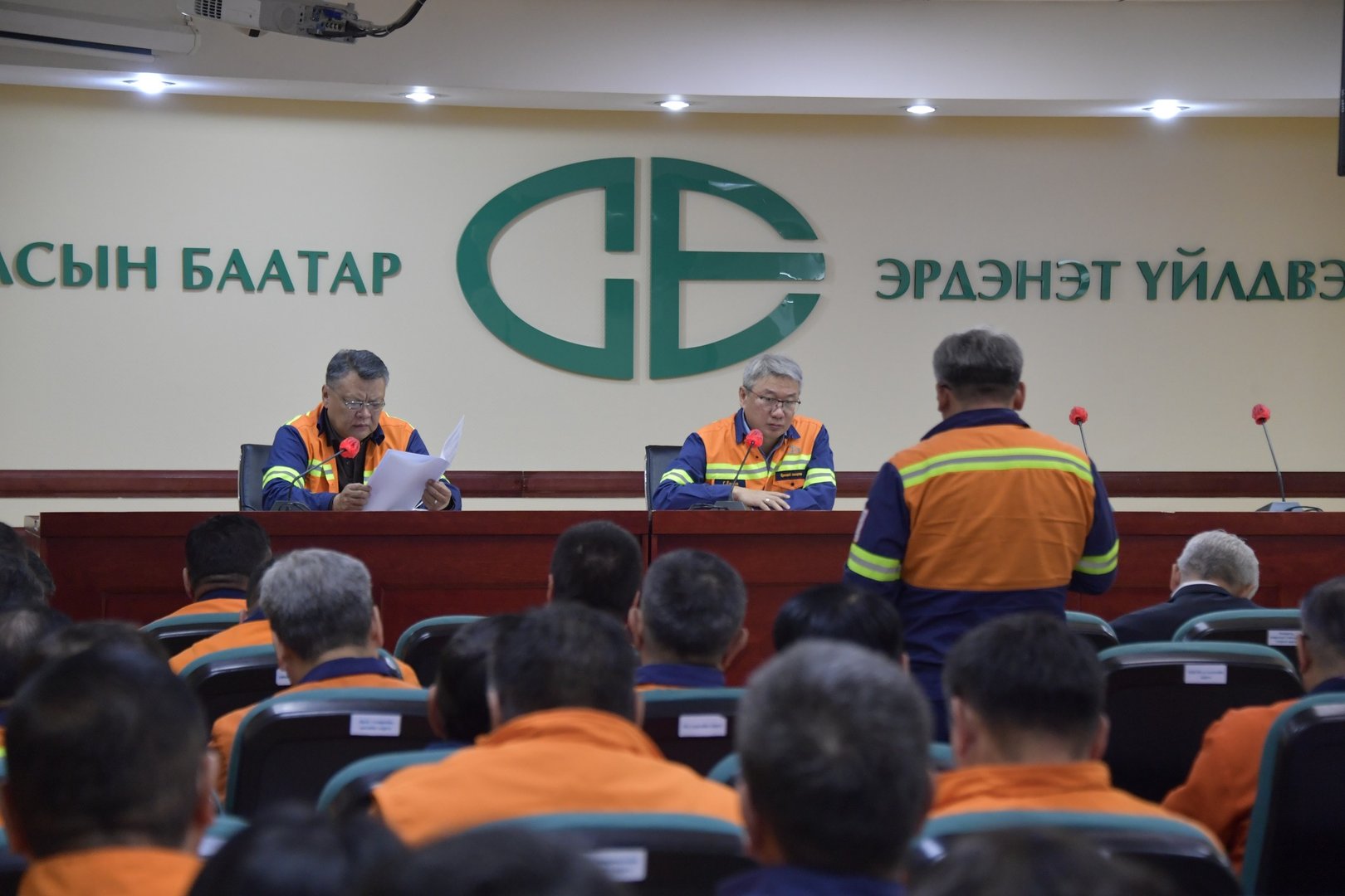 5ccd1ef873d94f4cba49ba0734bcdb51