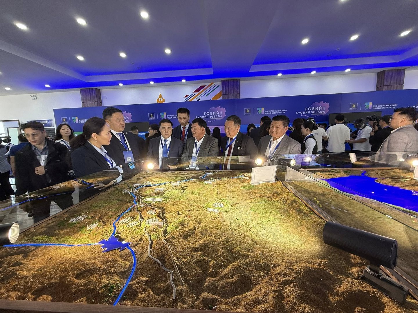 43d595c0f9ae4f1fbcccd7bad9c55bbc