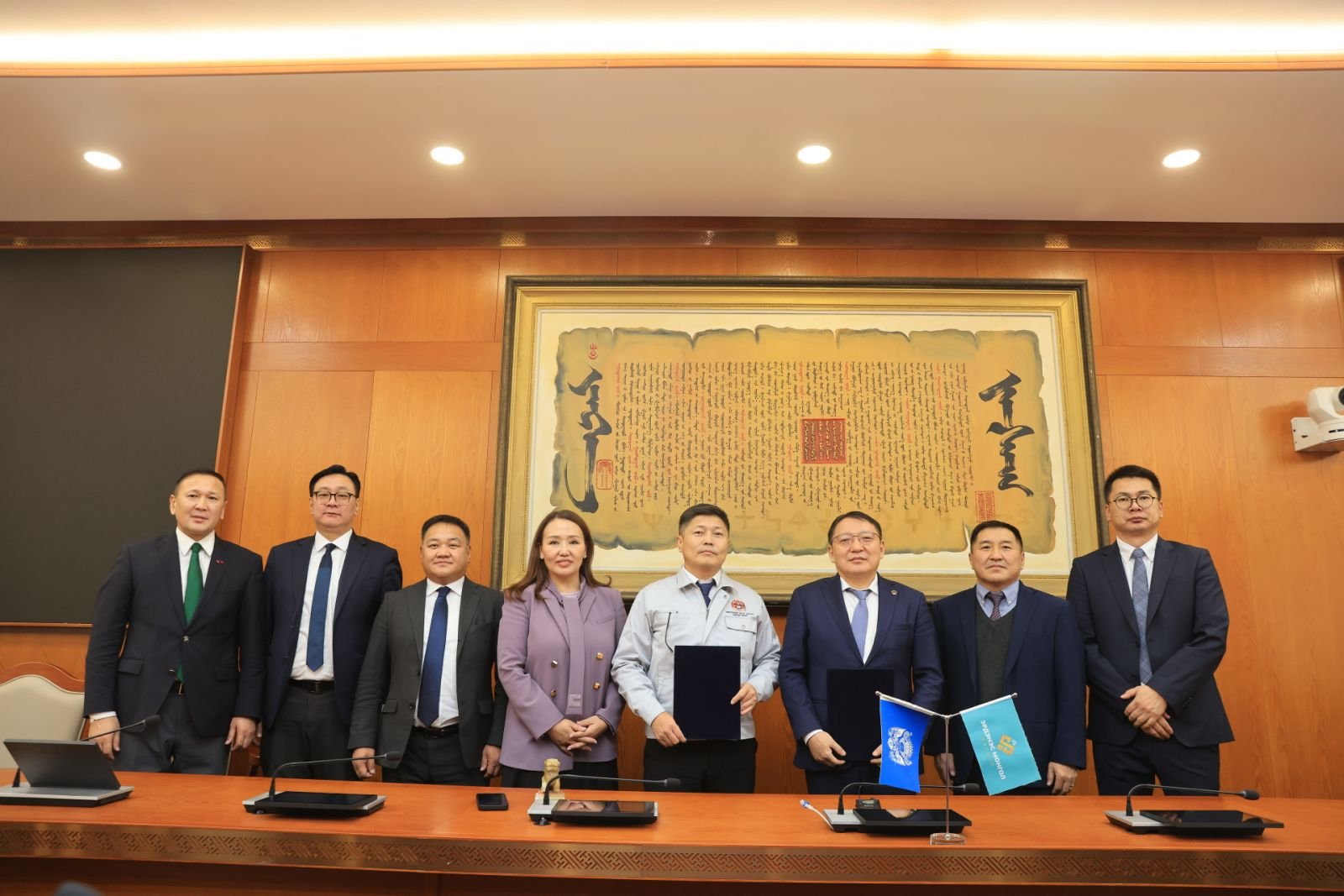 9c301f92421f48449b00e395c9d6878c