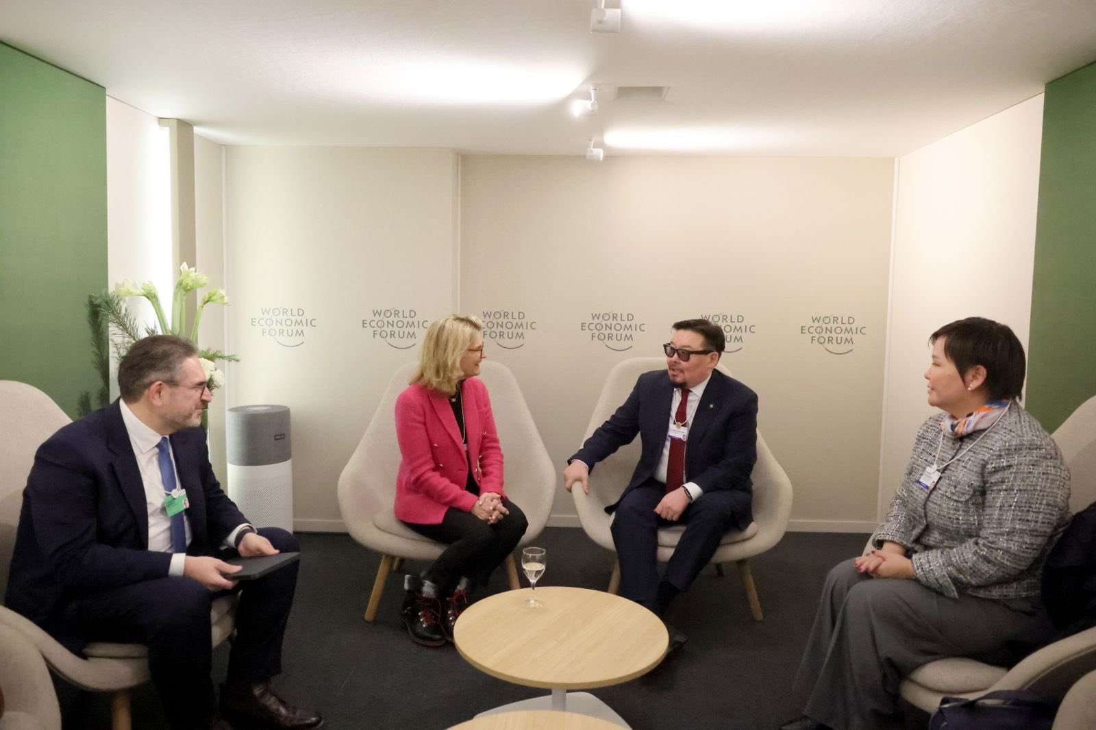 0d0cc2ffee16426d9b7918faf1fce55e