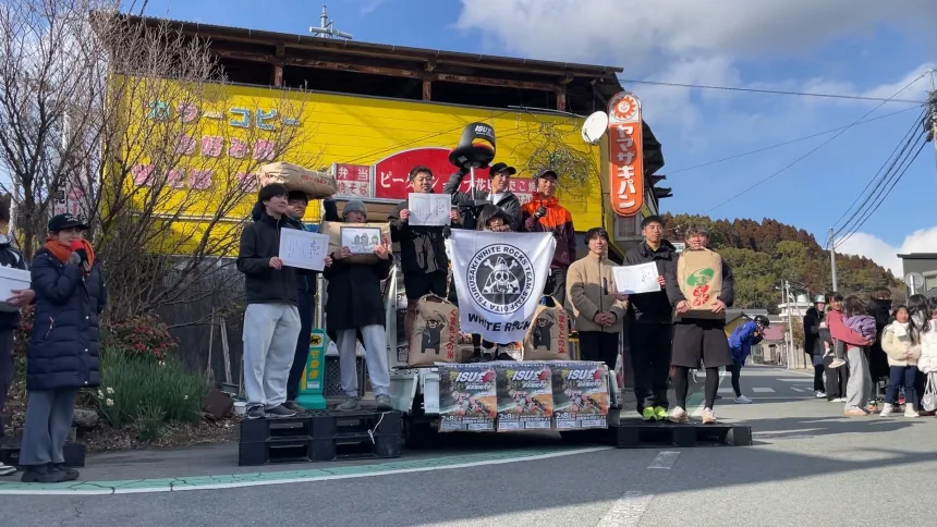 8e25eaeb2fc34accae4e410336f33e48