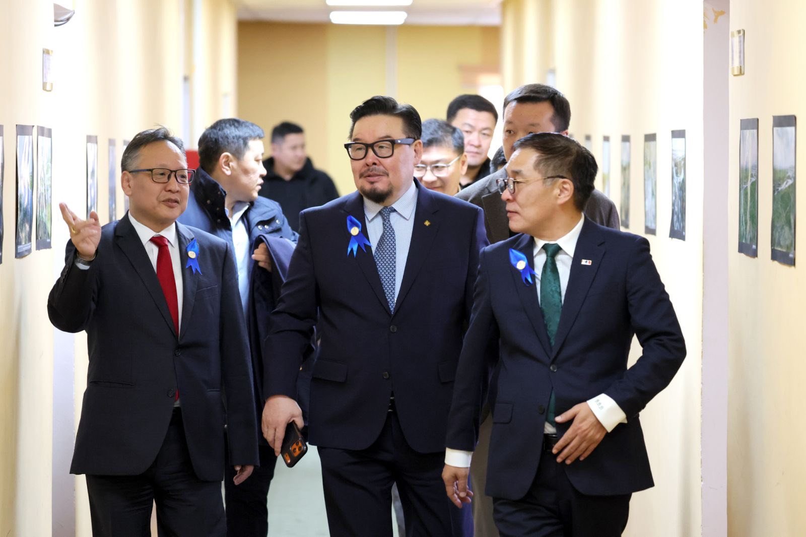 f93ac7903fce43aebb2355da1aaf19a3