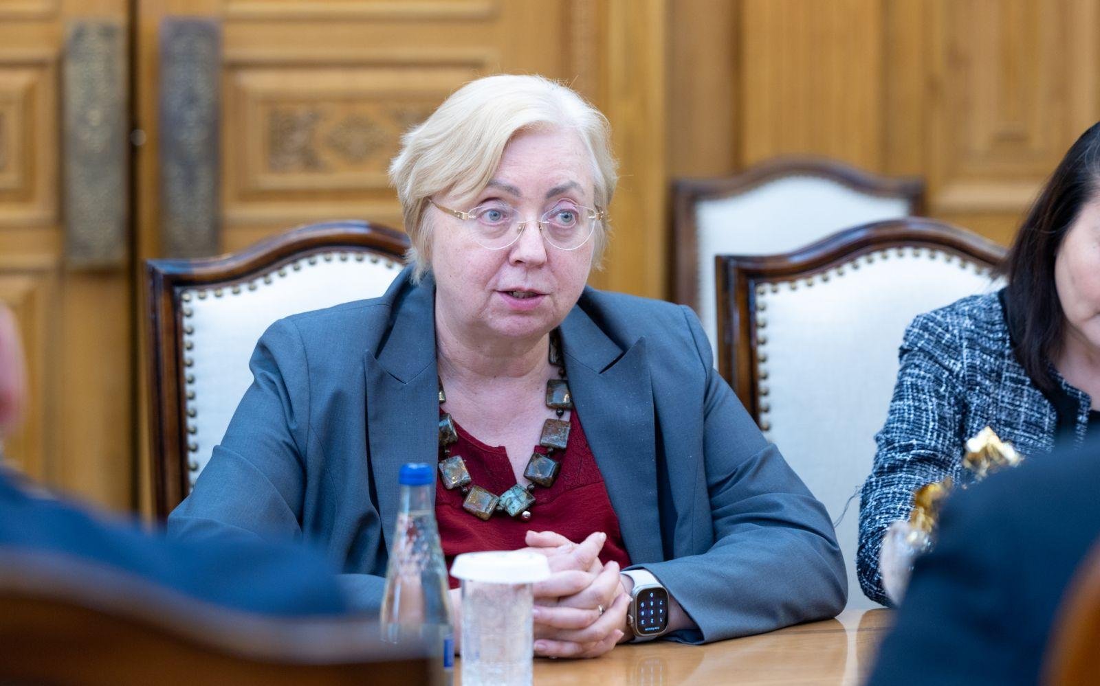 2b9d178571d24bfb84d922c1651ee51f