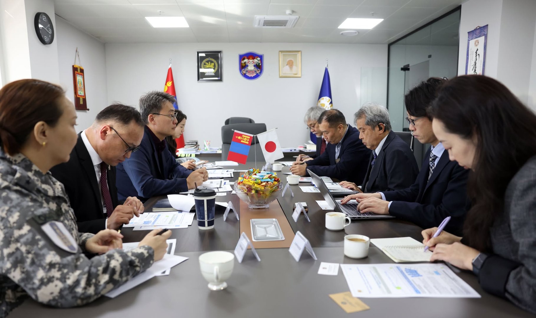 ed5ad3aa4c764a789d1b23a95dd58301