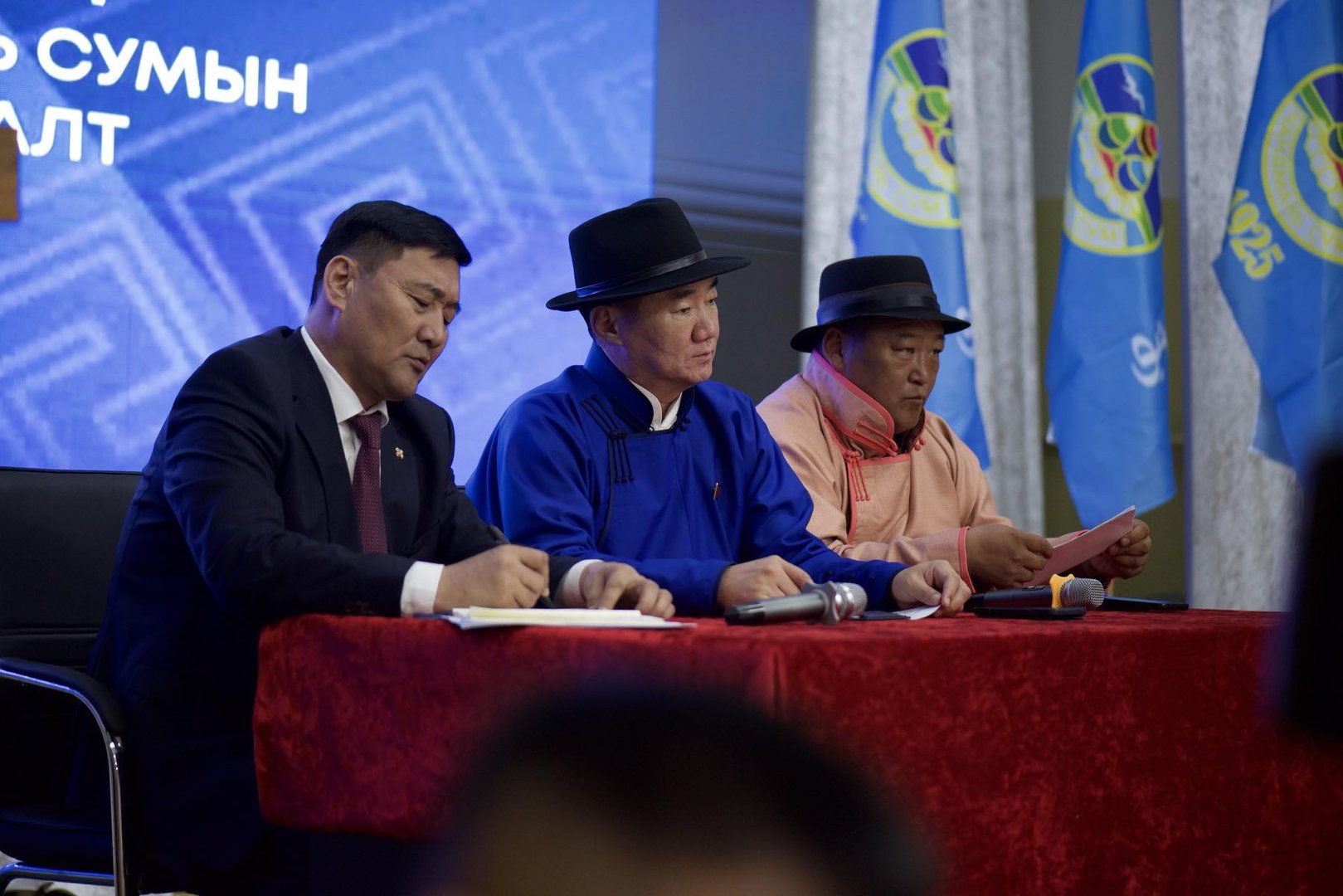 edc56f777cf3470cbb18a8da6dd801f1